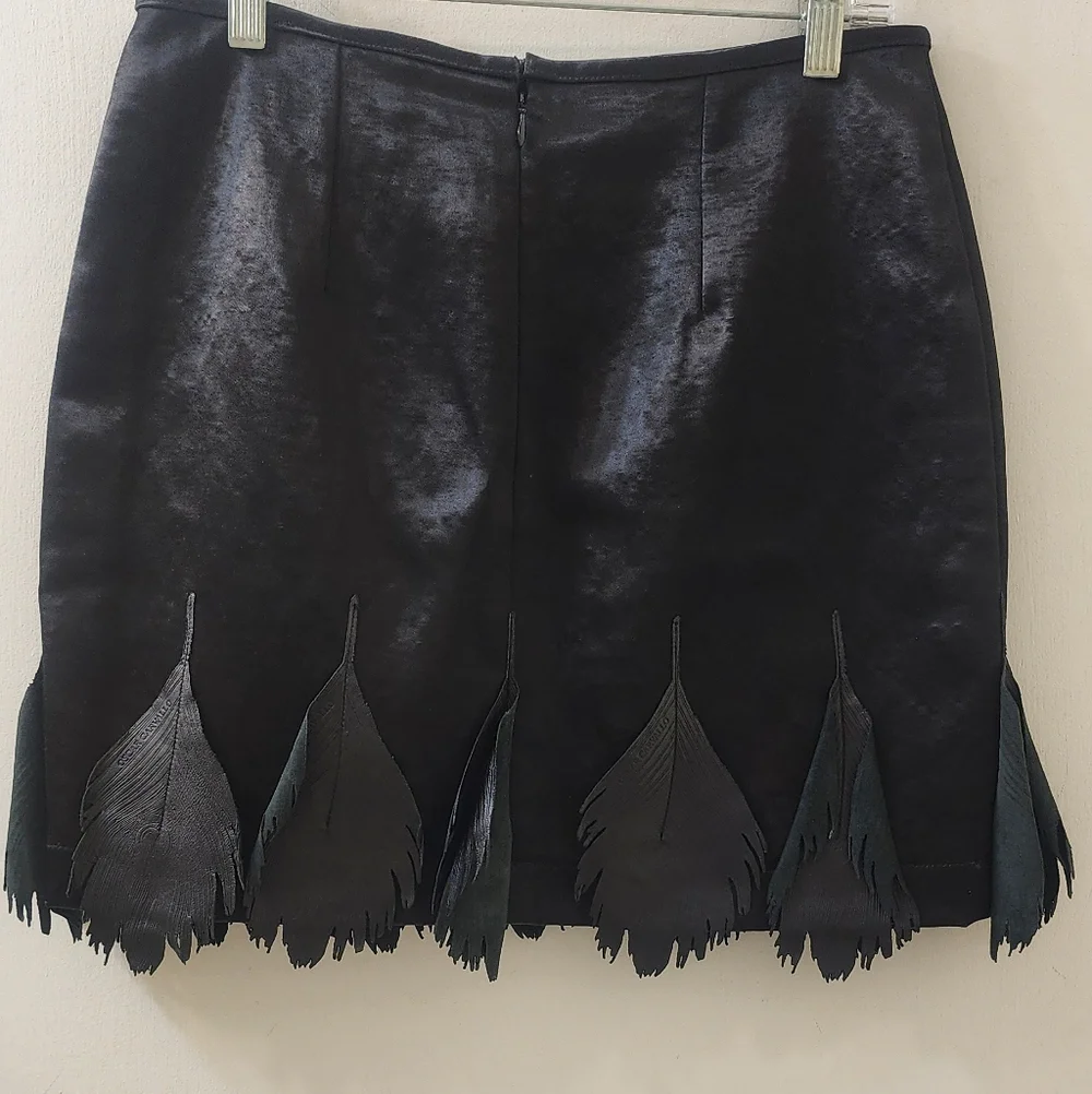 Oscar Carvallo Paris Elegant Black Feathered Skirt, Size 40.